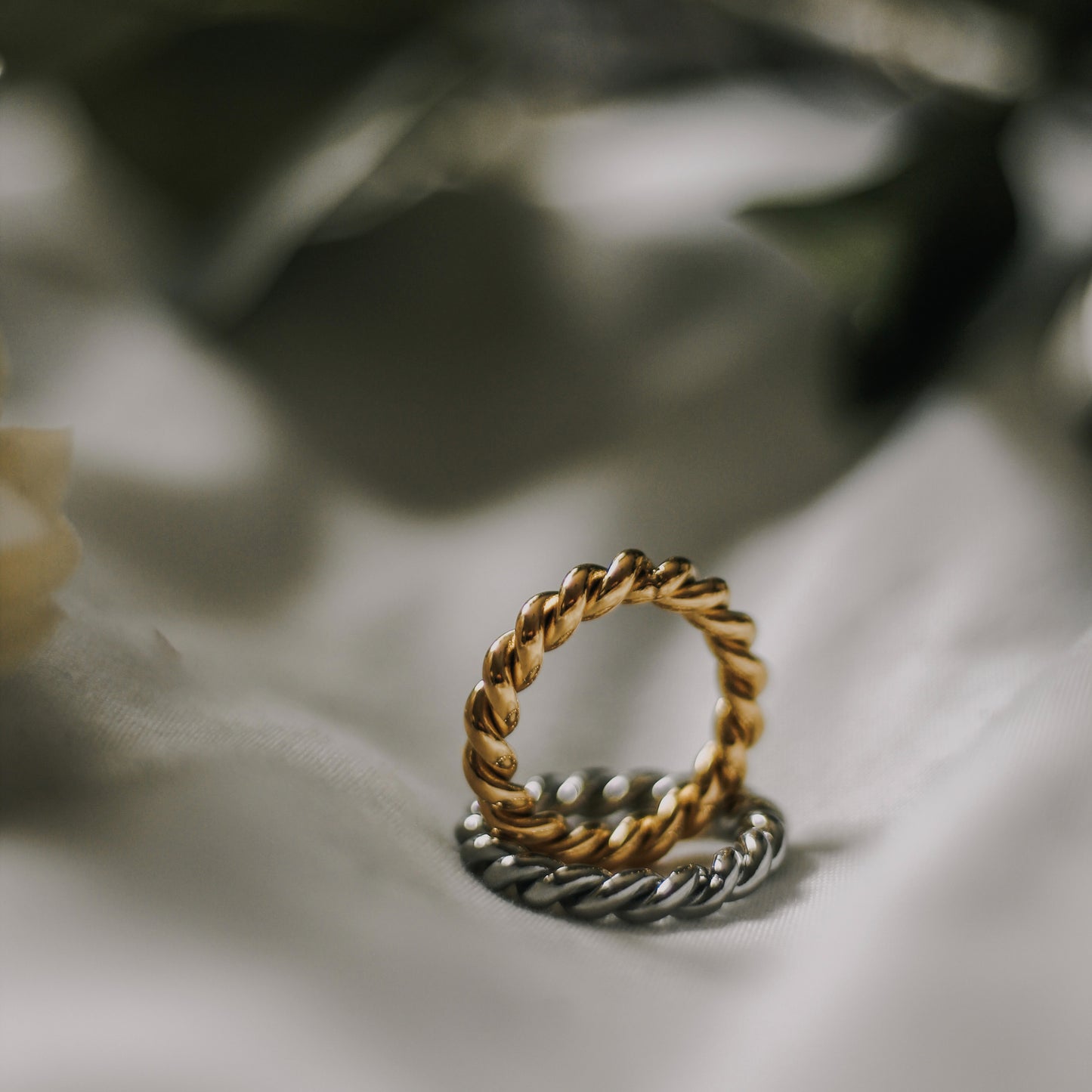 Twisted ring