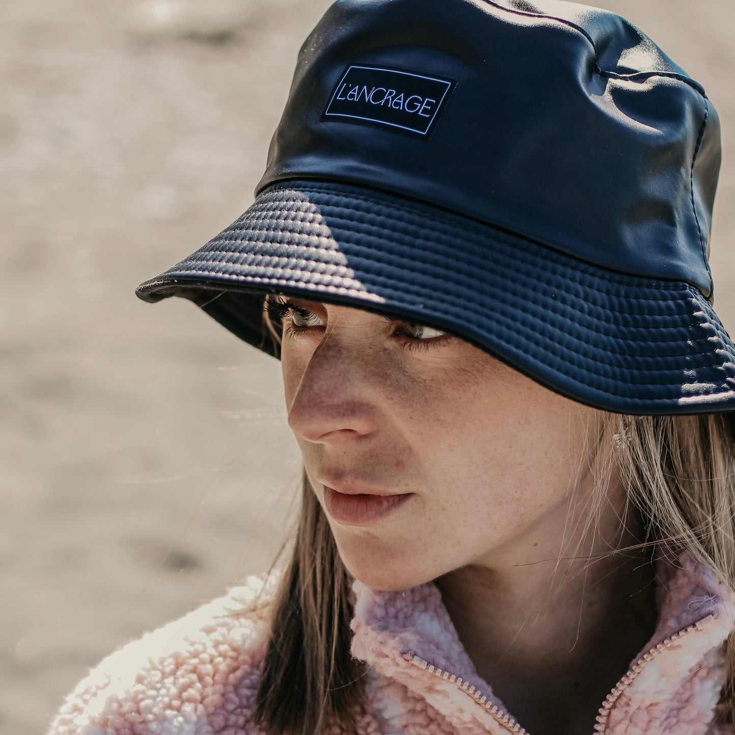 Leather buckethat