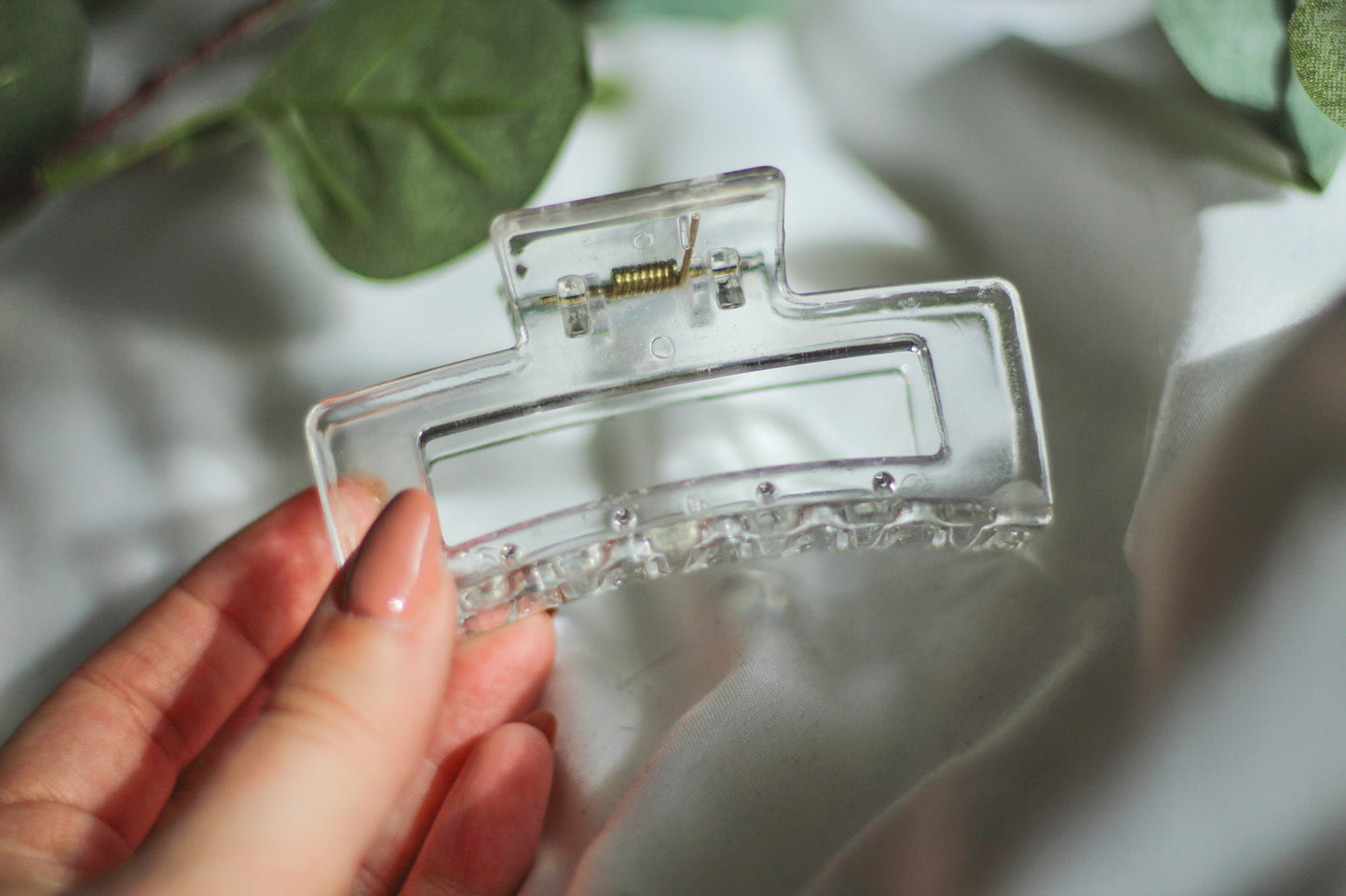 Transparent hair clip